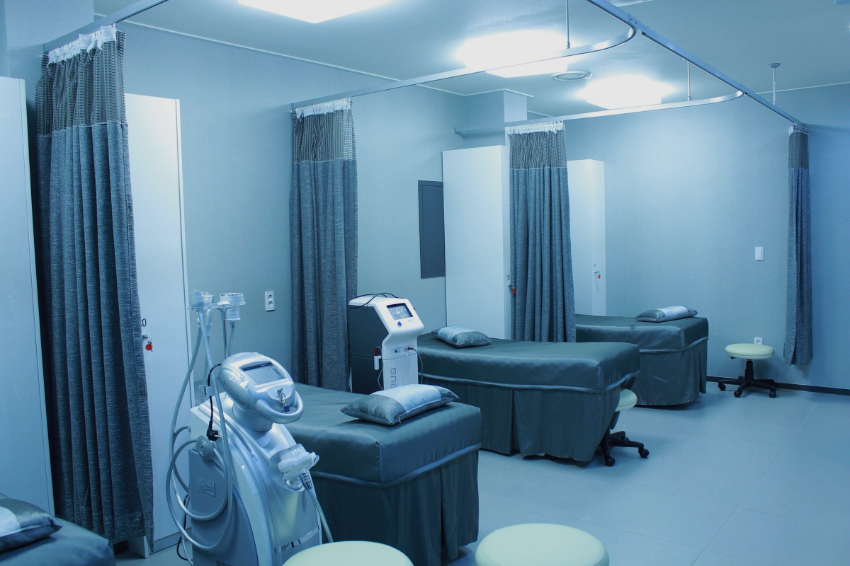 Habitación hospital Adeslas